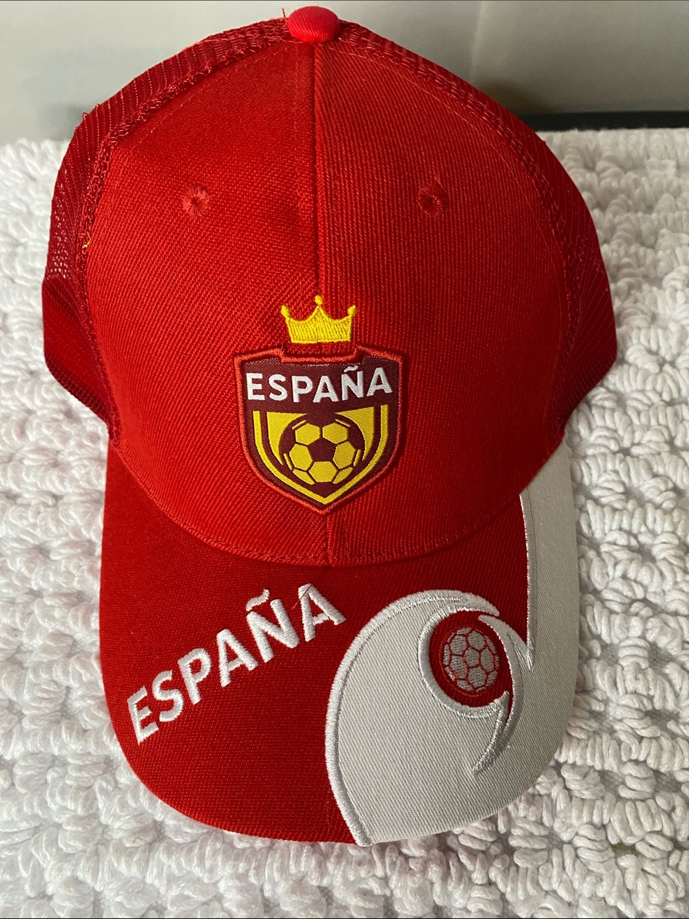 Red man soccer Cap with Crest